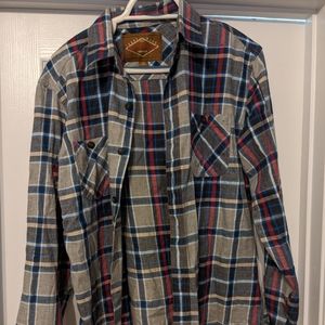 Men's flannel long sleeve button down